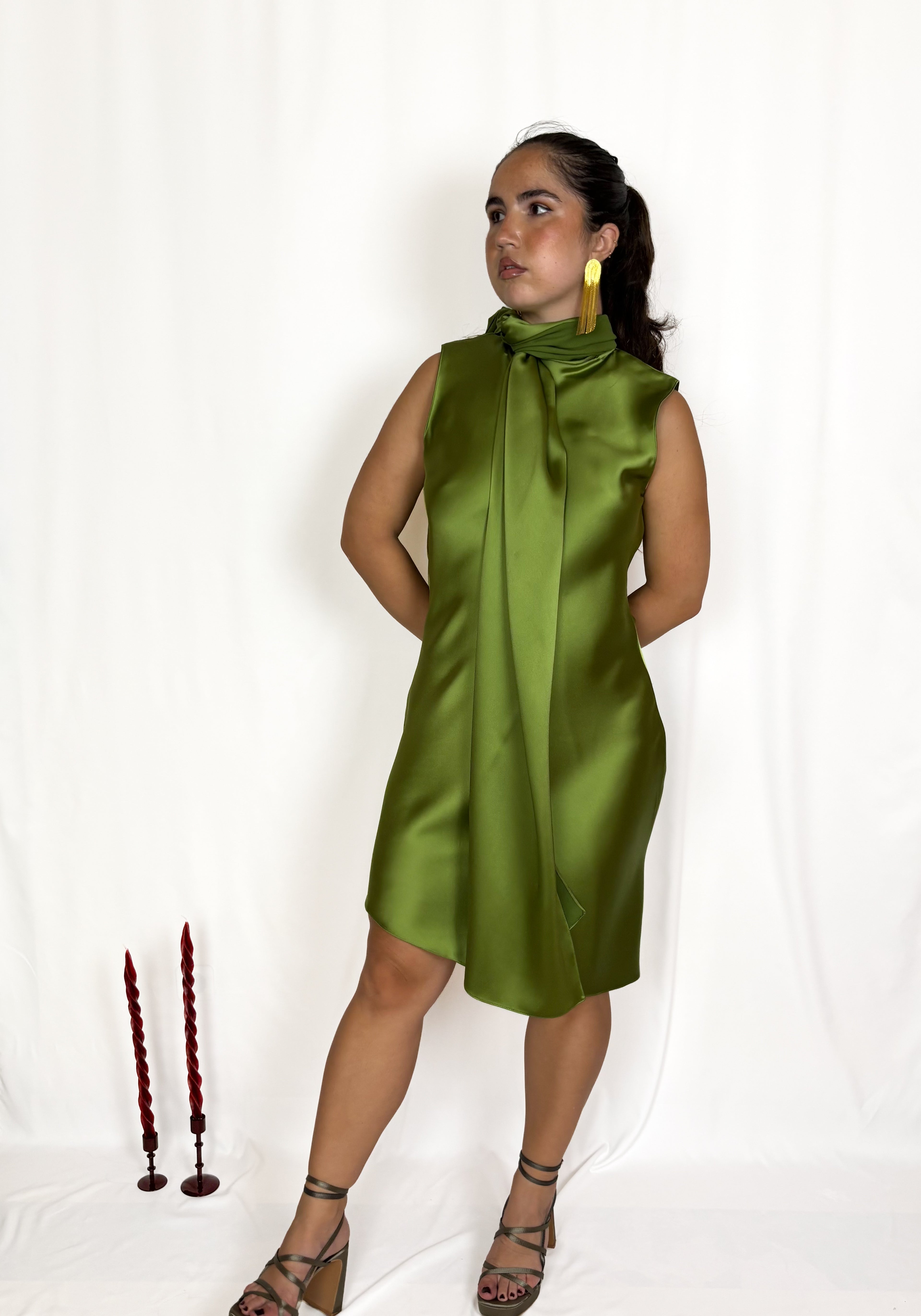 Oliva - Elena Moore